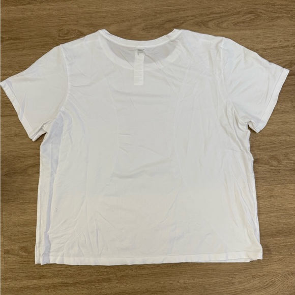 1XL Fabletics White Short Sleeve Feather Tech T-Shirt - Picture 7 of 7